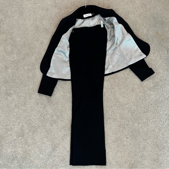 Calvin Klein navy blue three piece suit will make you interview ready! - Picture 3 of 5